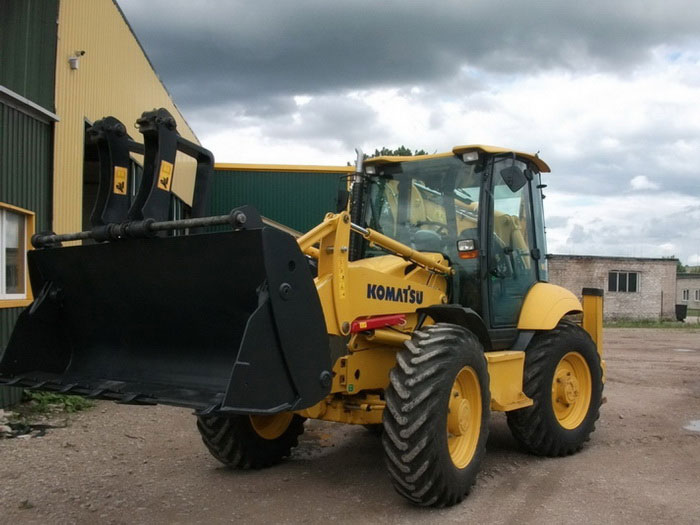 Экскаватор-погрузчик Komatsu WB98A-2